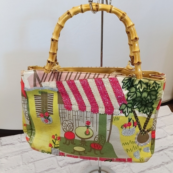 Braciano Red and Green Tote with Bamboo Handles - Picture 9 of 10